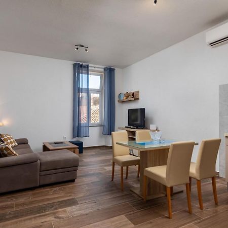 Top Central Apartments Pula Ngoại thất bức ảnh