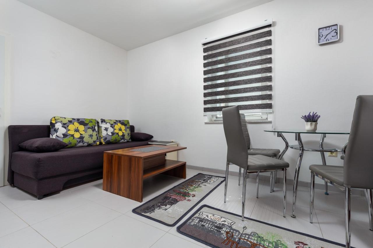 Top Central Apartments Pula Ngoại thất bức ảnh