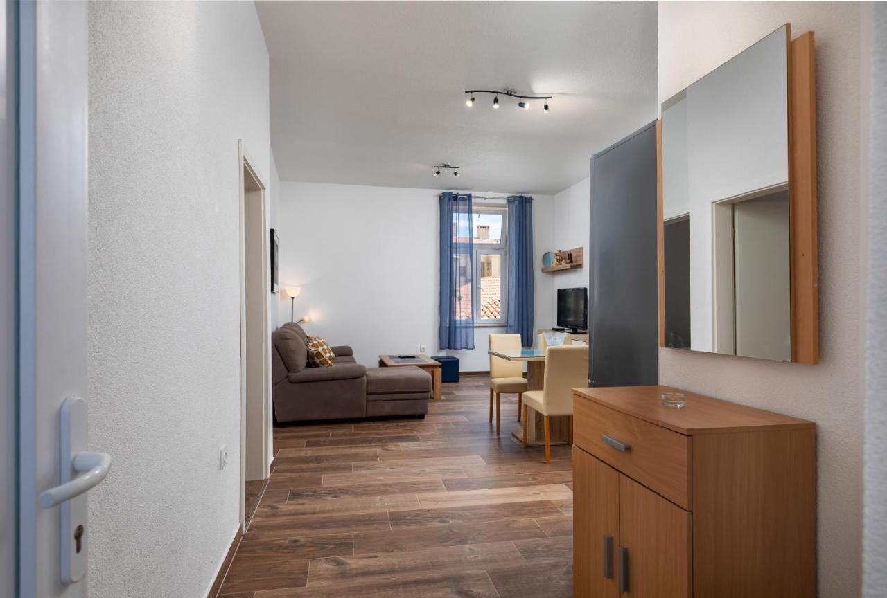 Top Central Apartments Pula Ngoại thất bức ảnh