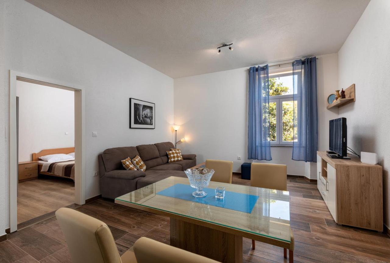 Top Central Apartments Pula Ngoại thất bức ảnh