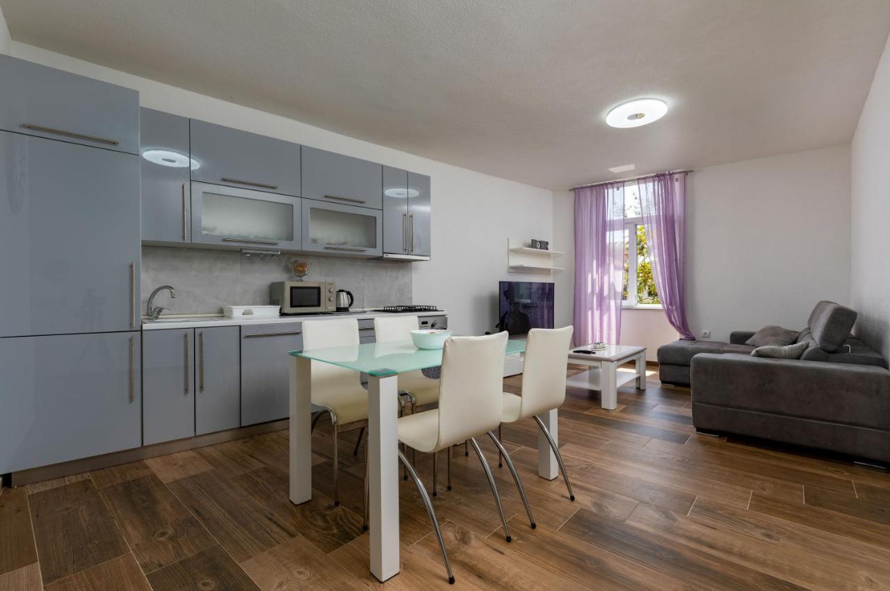 Top Central Apartments Pula Ngoại thất bức ảnh